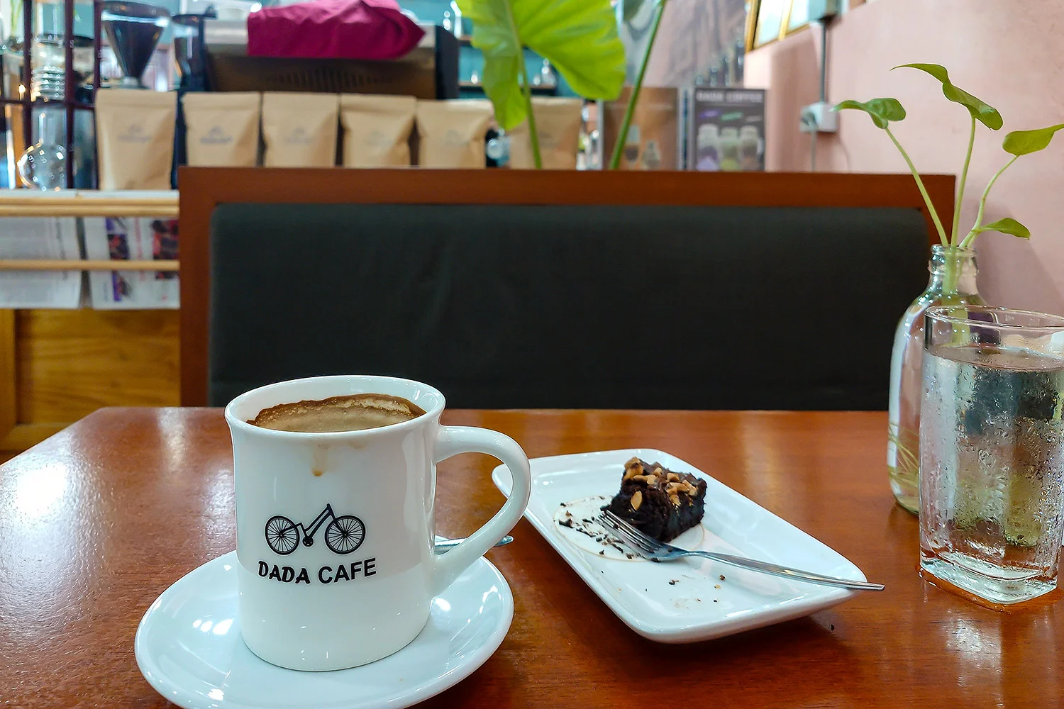 dada-cafe-luang-prabang-laos