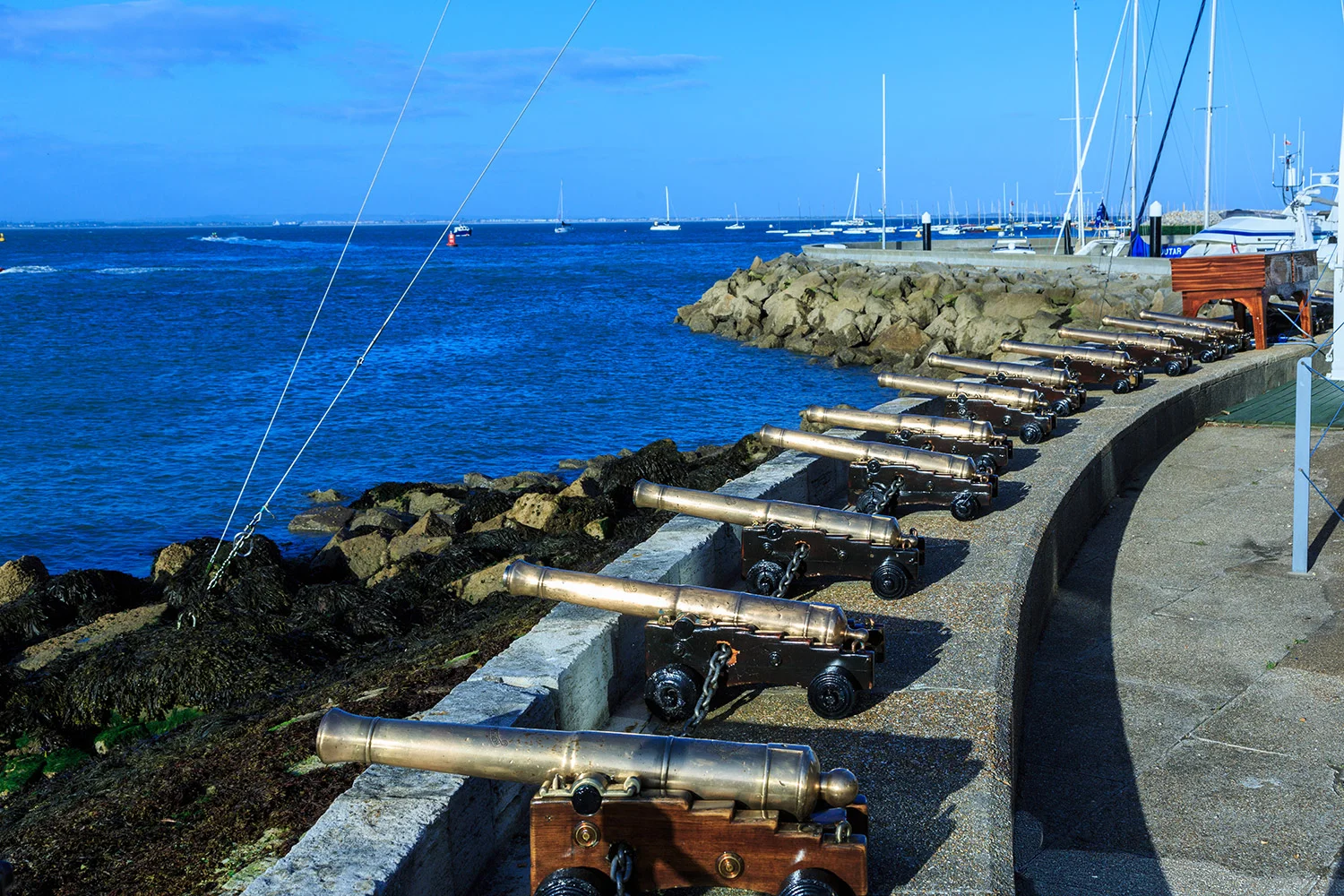starting-cannons-cowes-week-uk